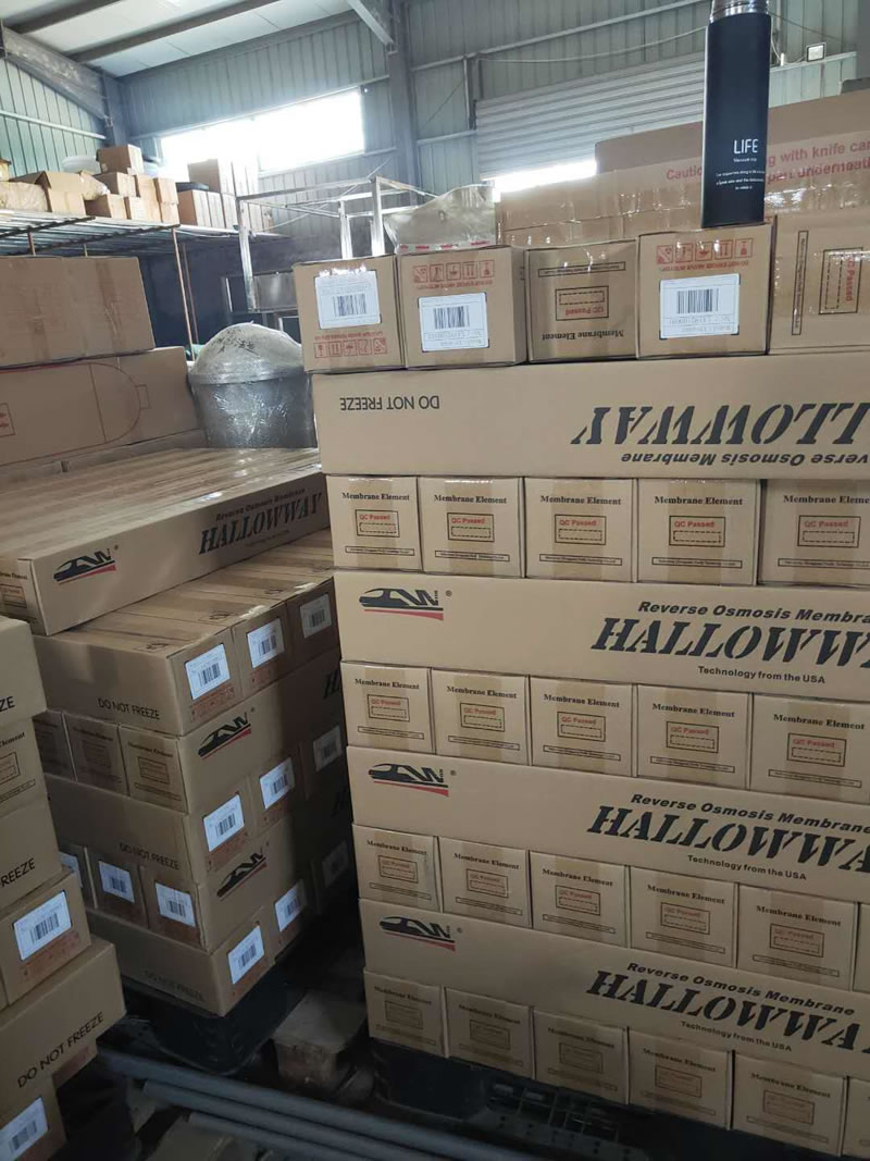 唐山一家日本企業上的2噸反滲透純凈水設備,工廠生產車間對電子設備沖洗用水